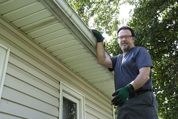 crew at Gutter Cleaning of Oak Harbor